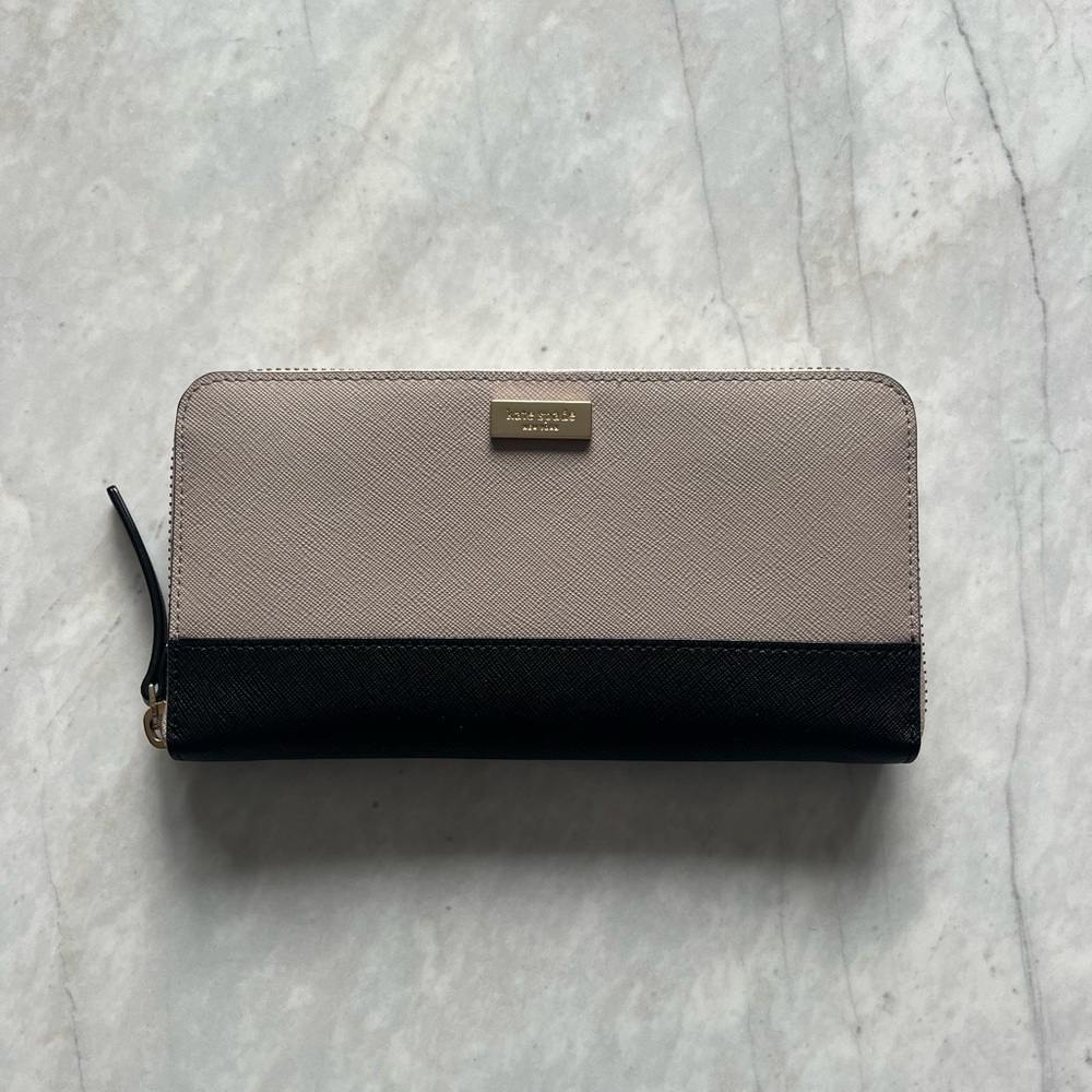 Kate Spade Black and Tan Wallet